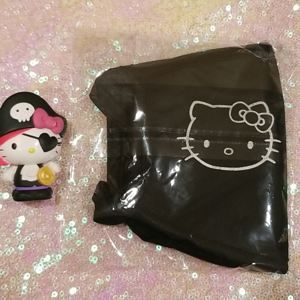 Hello Kitty Soft Face Mask - Picture 8 of 8